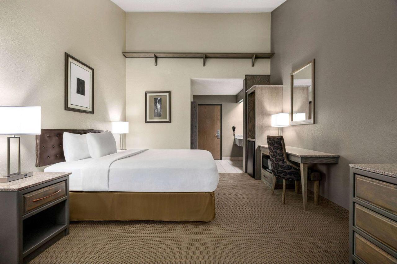 Travelodge By Wyndham Hotel *